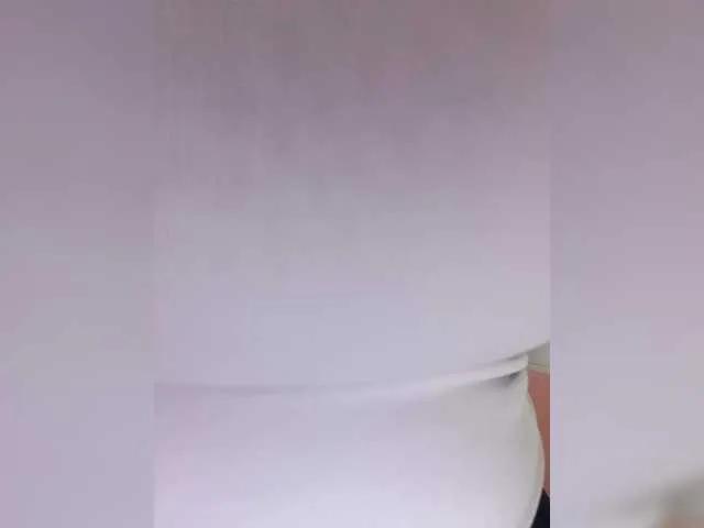 EinnyMure on BongaCams 