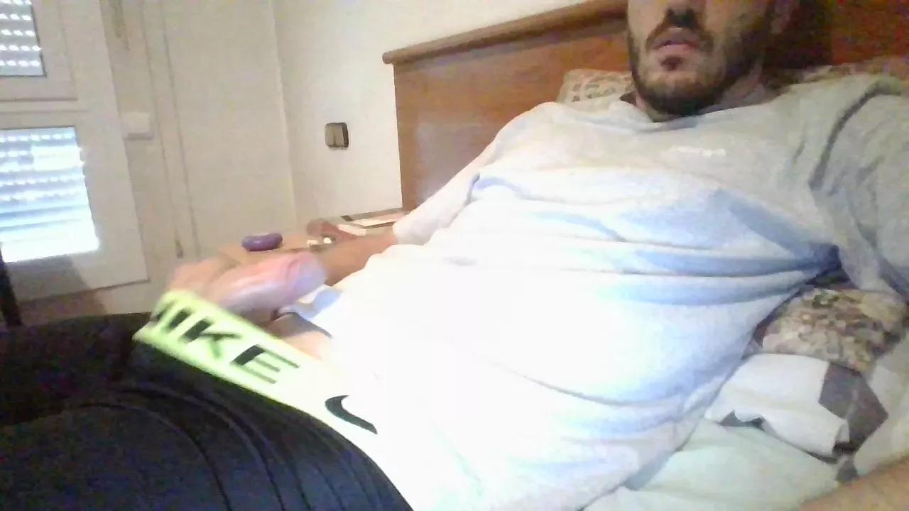 Alvarobcn34 on Cam4 