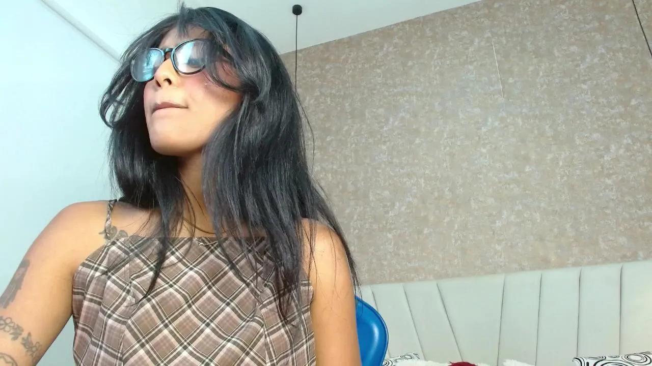 Babilett —  #squirt #masturbation #C2C #striptease #pussy #spanking #feet