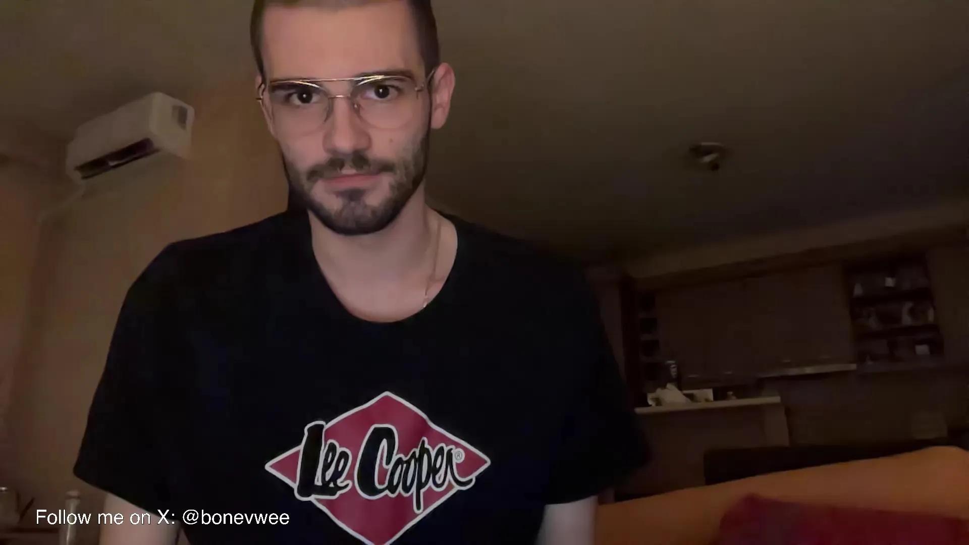 Cam4 bonevwee2 is Freechat bonevwee2 — #gay #amateur #feet #analtoys #anal #masturbation #twink