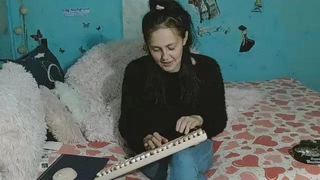 Cam4 brightneeammy is Freechat brightneeammy — #schoolgirl #C2C #striptease