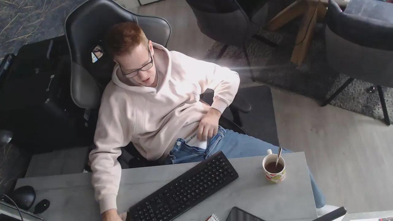 CamSexSven —  #analtoys #squirt #cum #anal #feet #amateur