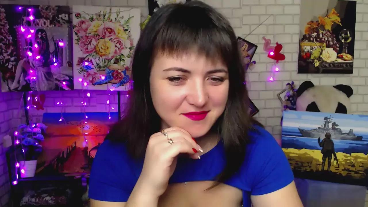 Darina_M_ —  #armpits #bigass #C2C #smoke #cute #spanking #feet