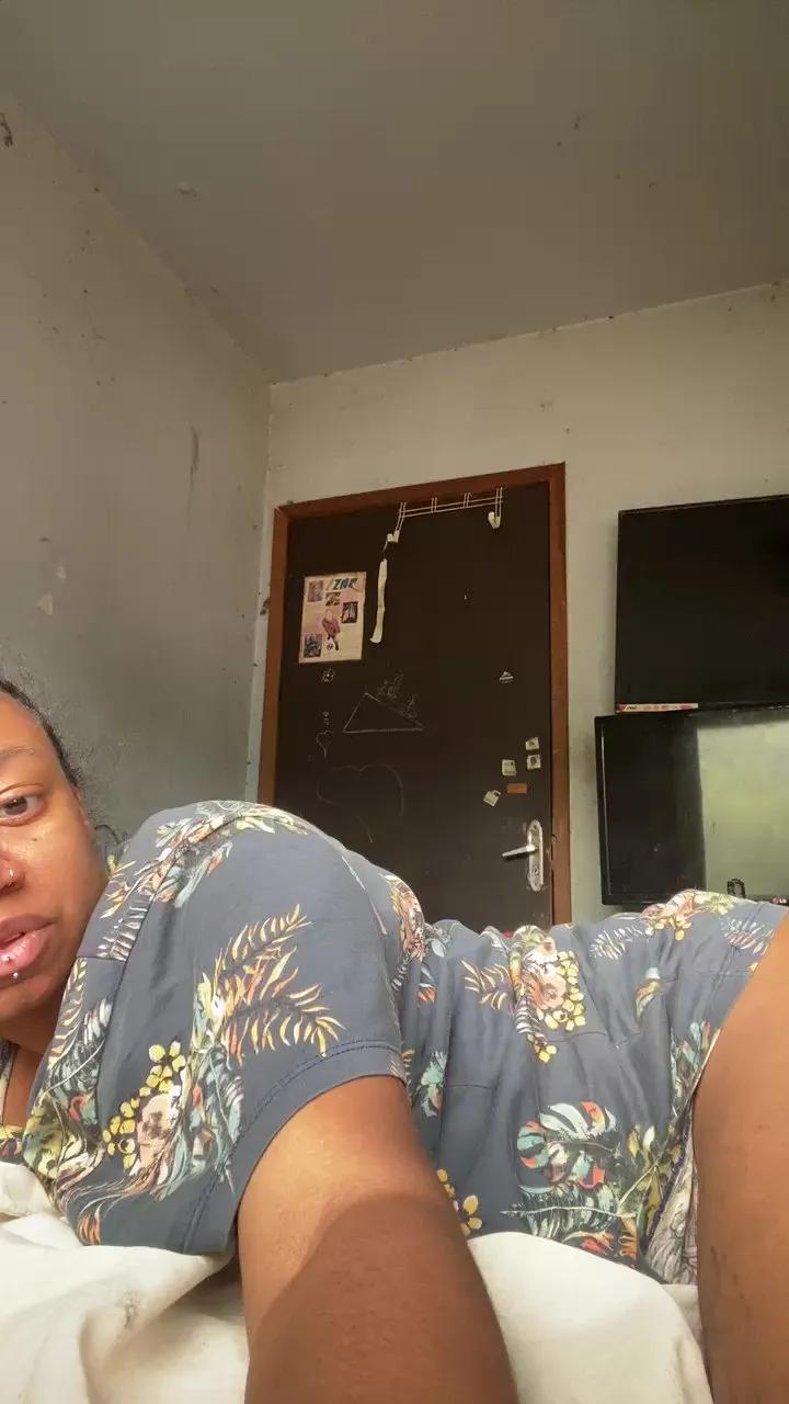 Fernandachb — Freechat on Cam4