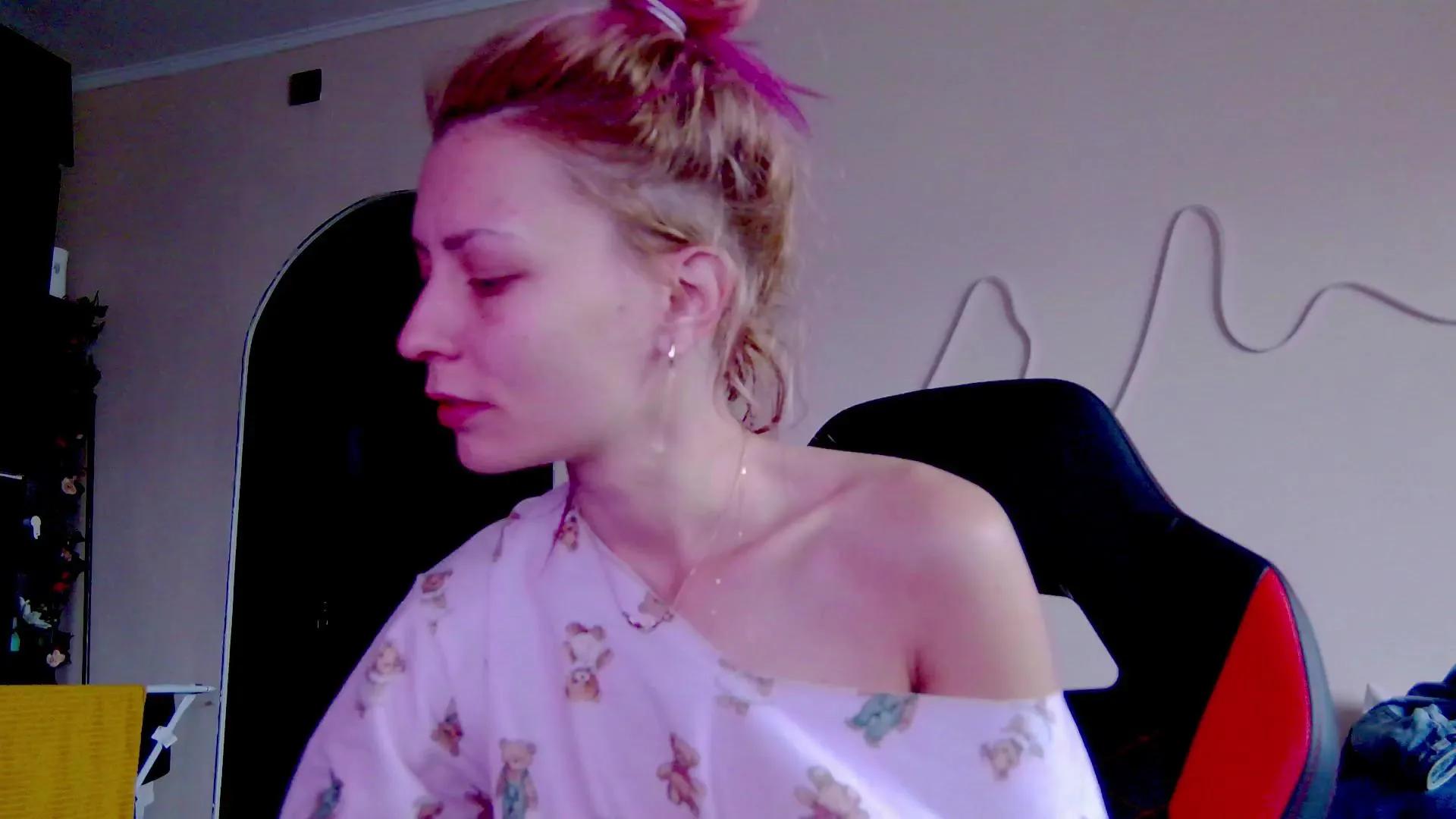 Cam4 Karoline121 is Freechat Karoline121 — Freechat on Cam4