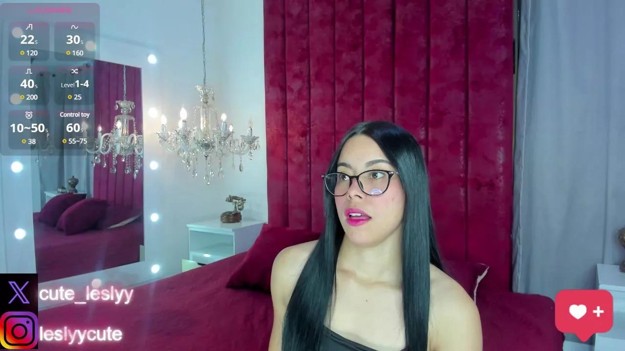 lesly_cute on Cam4 