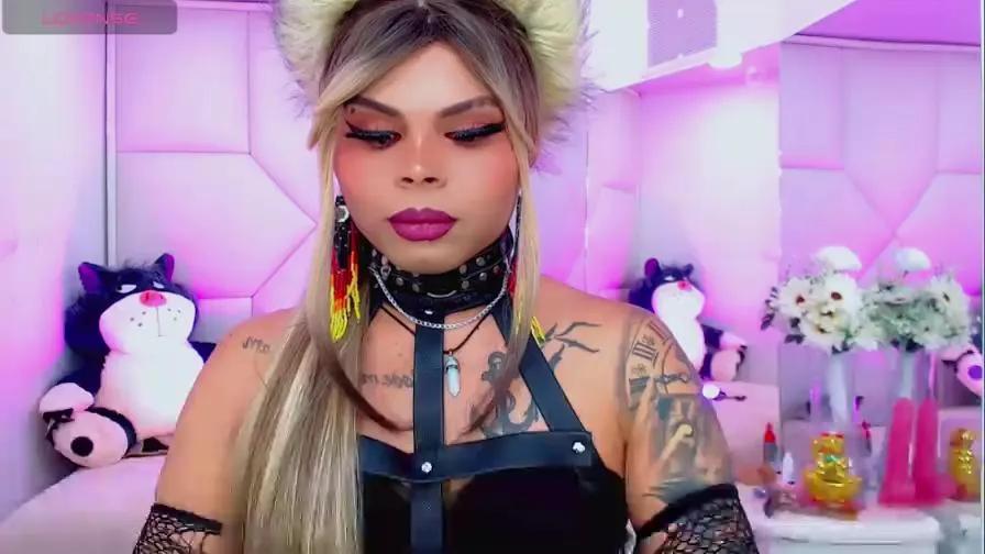 leslychaneldoll on Cam4 