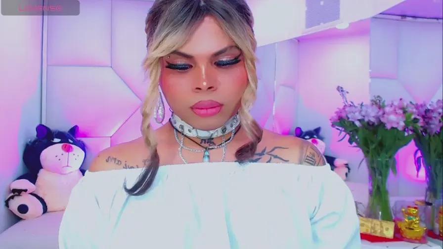 leslychaneldoll on Cam4 