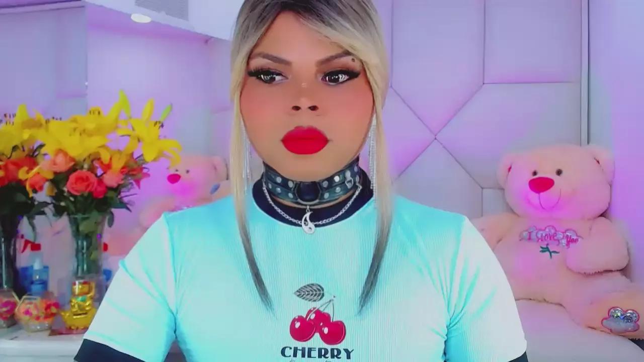 leslychaneldoll on Cam4 