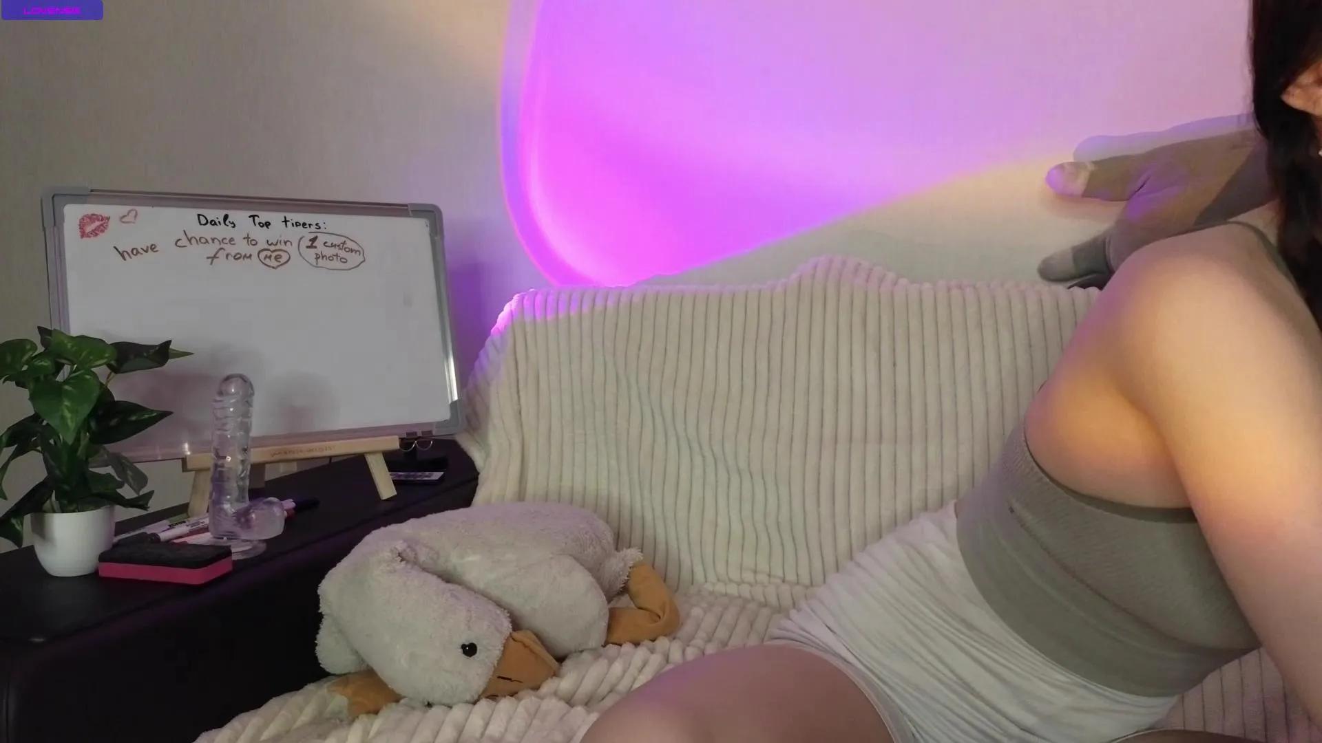 LynnaCopp —  #masturbation #squirt #C2C #striptease #pussy #ass #spanking