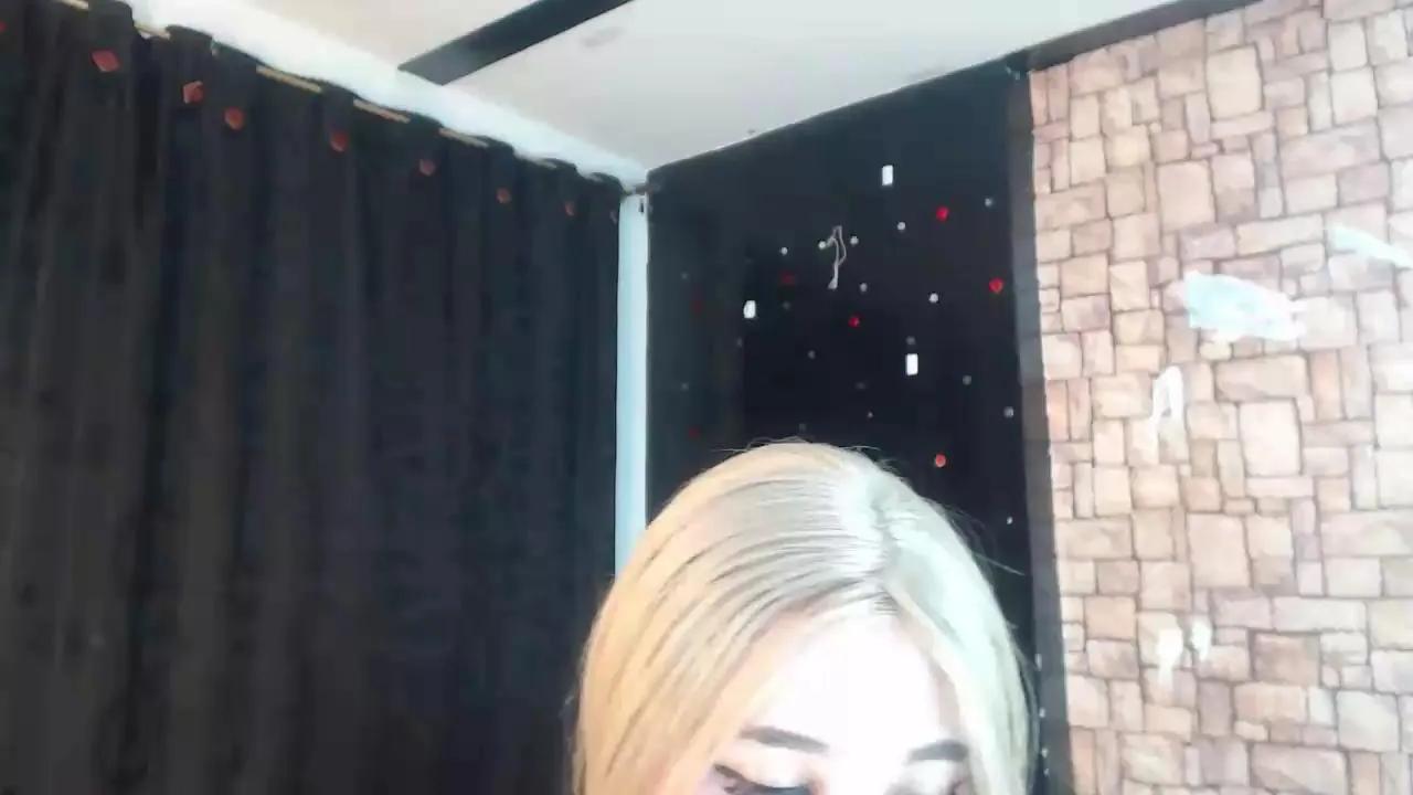 Mackenzie_sweet —  #smoke #AssToMouth #C2C #deepthroat #femdom #anal #feet