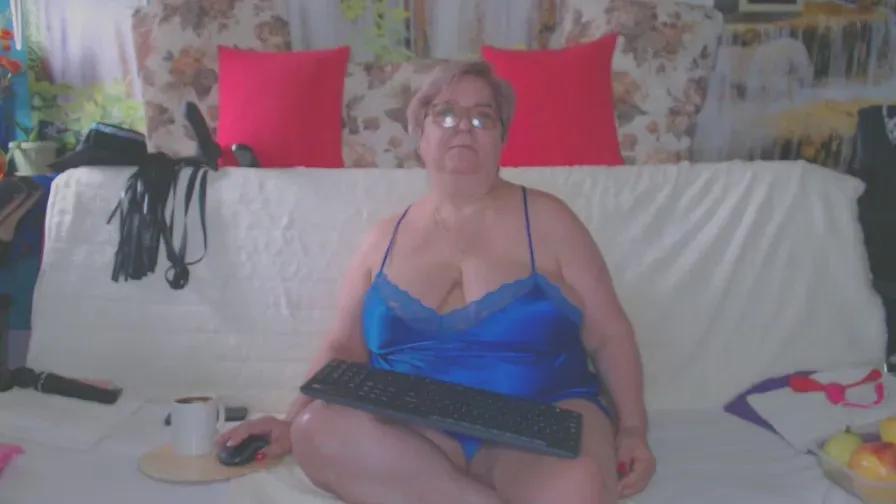 QueenPammy on Cam4 