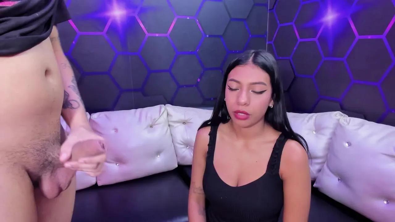 reichellhot_lat —  #pee #squirt #blowjob #ass #pussy #threesome #feet