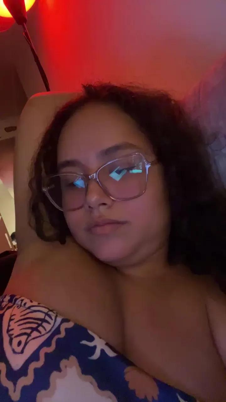 RomiBartolini —  #pawg #masturbation #pussy #ass #feet #cute #armpits