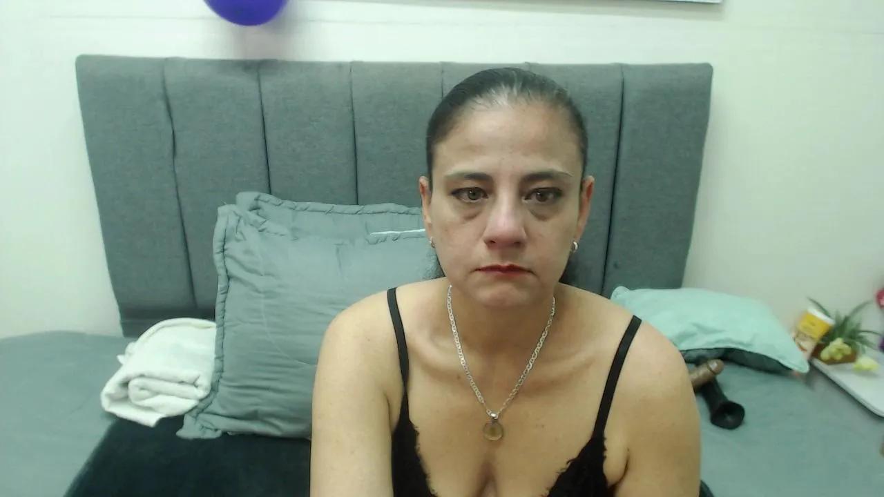 sasi_luna on Cam4 