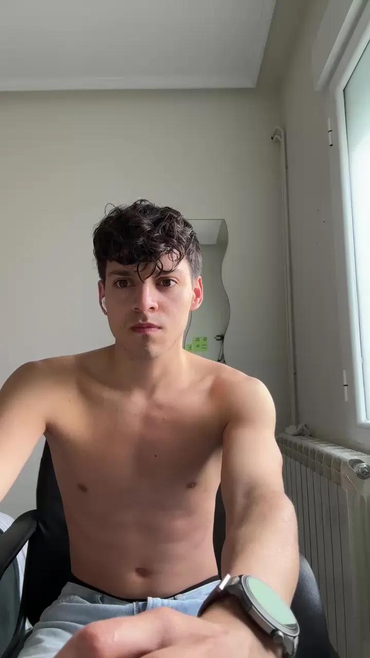 Shyboy911 — Freechat on Cam4