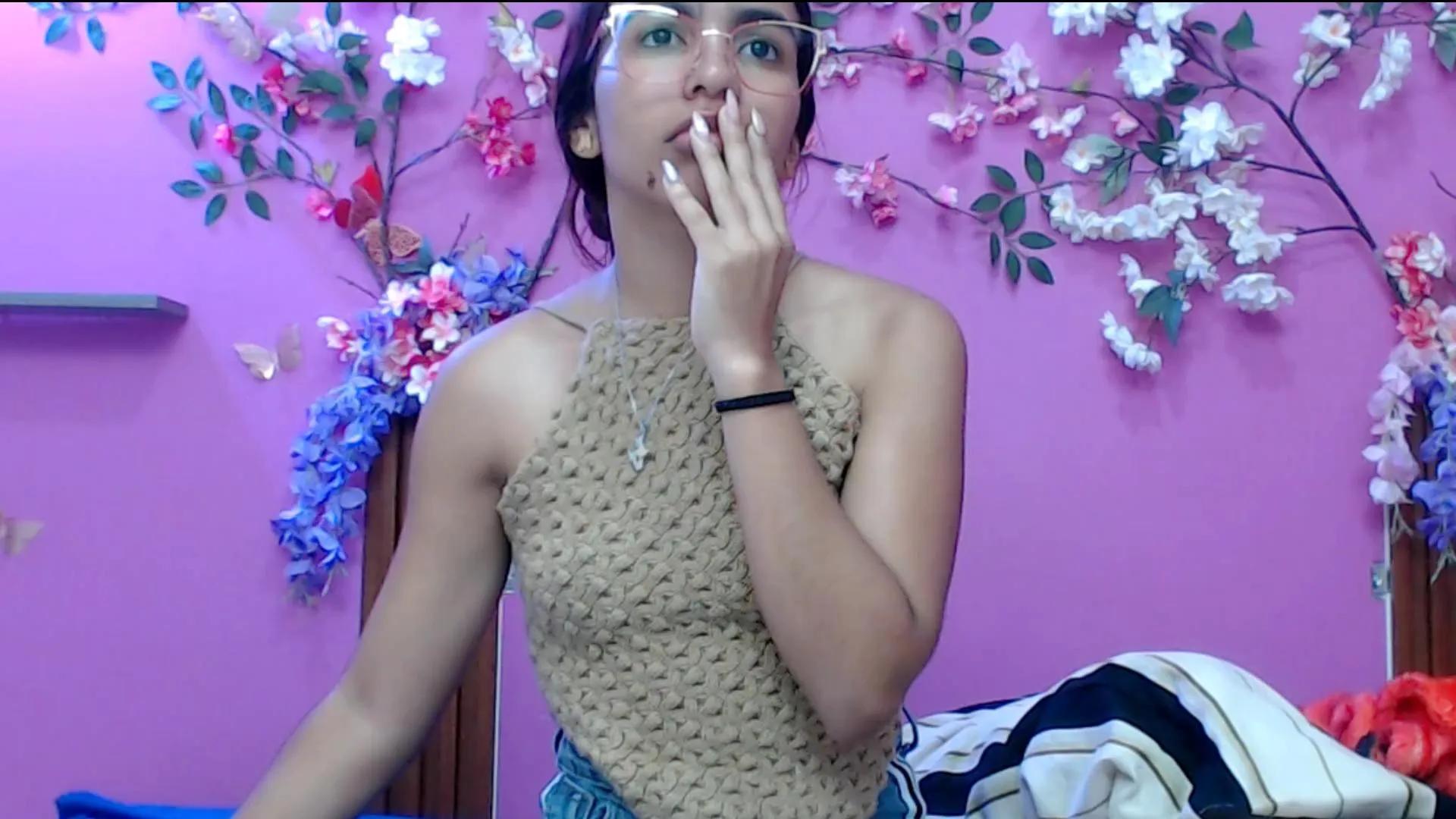 Cam4 skinnysofia18 is Freechat skinnysofia18 — #spanking #bigass #squirt #AssToMouth #C2C #ass #anal