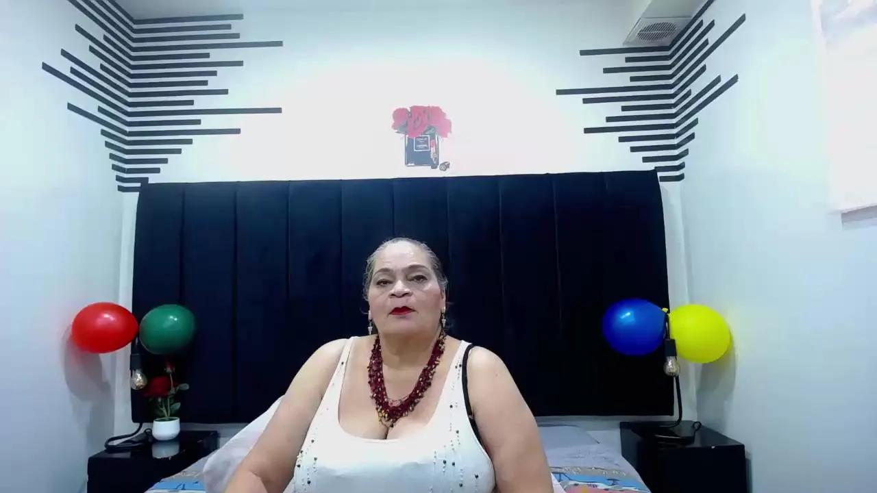 VickyBoobss —  #smoke #feet #anal #masturbation #pee #ass #blowjob