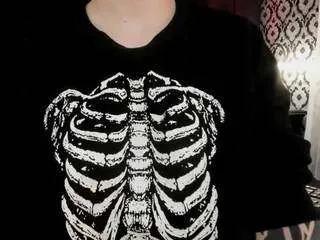 adeelinee on CamSoda 