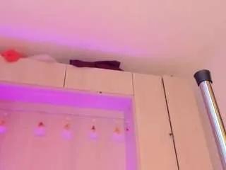 alicepipper — Destroy my pussy vibing my FUCKMACHINE//BOUNCING TITS + TOPLESS [Multi Goal]