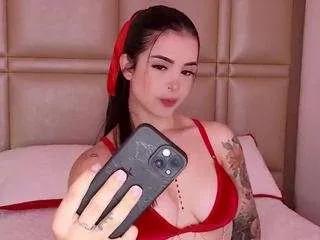 bella-jagger — Clothing off or something naughty-ish happens [22 tokens remaining]