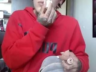 charlotbelucci — cum show [400 tokens remaining]