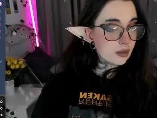 dixipixi on CamSoda 