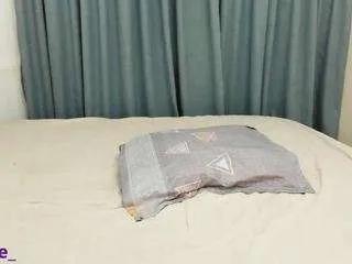 ellycutte on CamSoda 