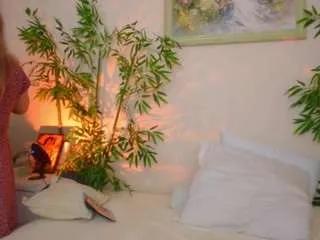 happyalice on CamSoda 