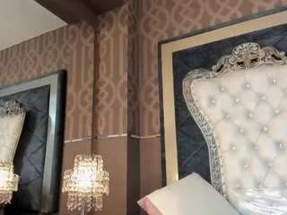 janna-rousse3 on CamSoda 