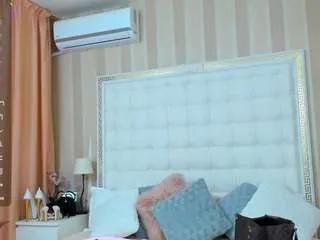 kinkyofficee on CamSoda 