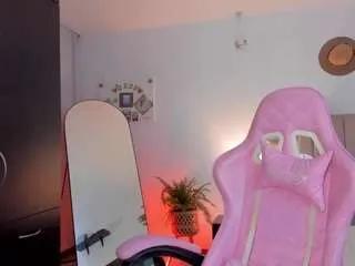 little-tequila3 — Goal: show ass  | Snap 250 | Control my toys for 1 min = 54 tokens | [Multi Goal]