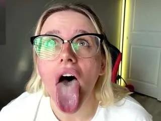 maaad-maxxx on CamSoda 