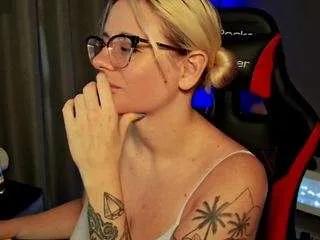 maaad-maxxx on CamSoda 