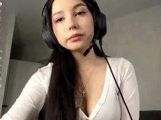 madelinebaker — Lick my lips close to cam [15 tokens remaining]