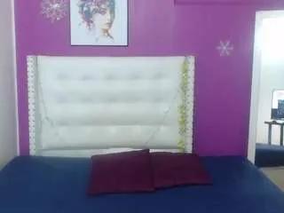 nnocent-sexy-lady on CamSoda 