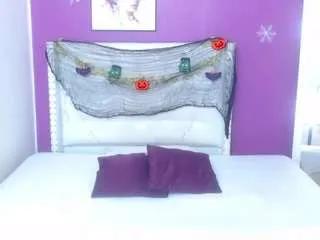 nnocent-sexy-lady on CamSoda 