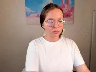 noora-moore on CamSoda 