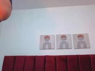 selena-castillo on CamSoda 