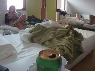 voyeurcam-julmodels-bed-2 — sgemma chat