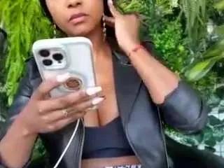 CamSoda yettzaretth is Freechat yettzaretth — Shhh in the caf, undertable fun! People close