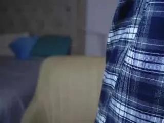 zolarehler — Spread oil on my body [33 tokens remaining]