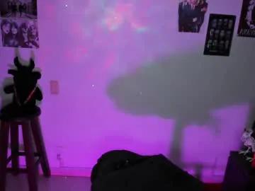 dakota_crab — Lovense Domi on - Interactive Toy that vibrates with your Tips #lovense  #tattoo #redhead #bigboobs #jeans