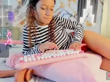 larakrof on Chaturbate 