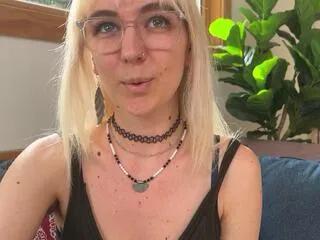 ally_elliot on Flirt4Free 