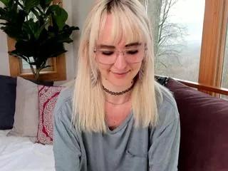 ally_elliot on Flirt4Free 