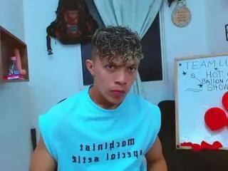 lucas_luxx — Freechat on Flirt4Free