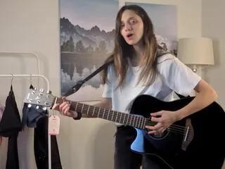 lyn_askins — Freechat on Flirt4Free