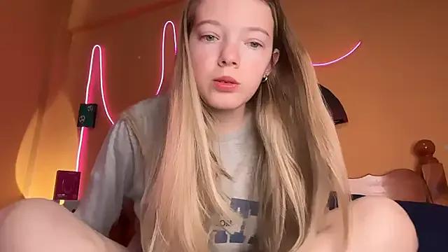 -veranito- — SHOW PUSSY