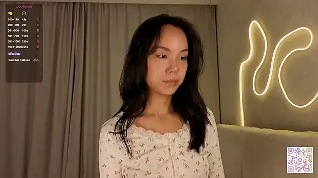 AlodiaAxley — Take off top and oil massage my boobs